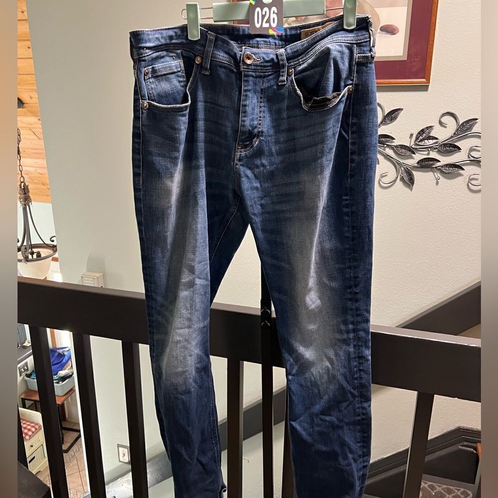Men's Blue Jeans 34 x 32 #JTB026